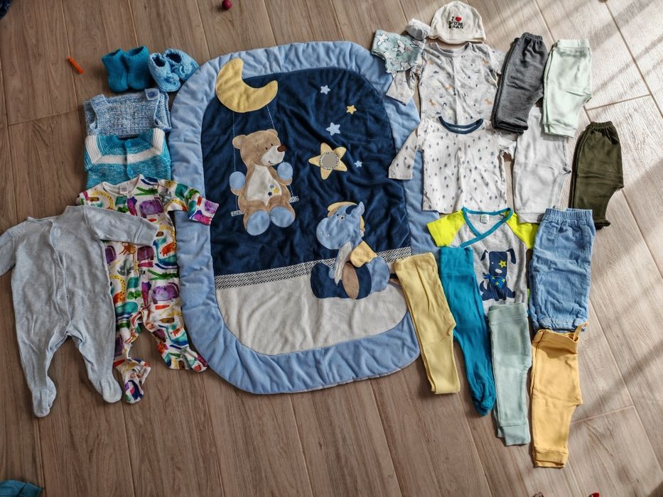 Бебешки дрешки и килимче
