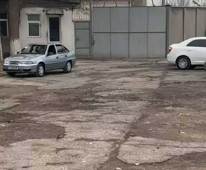 Продаётся 1 га производственная база.