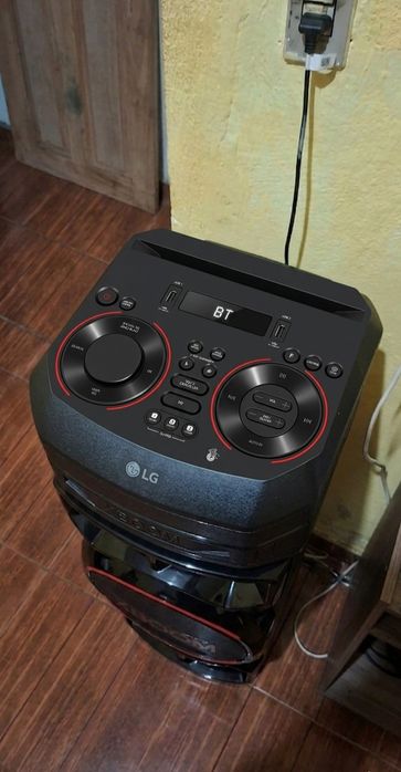 Мощна парти колона LG XBOOM RNC9