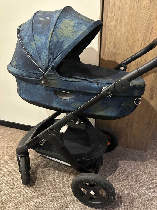 Детска количка Stokke Trailz в лимитиран цвят KOMPLEKT два коша и столче за кола (с база isofix)