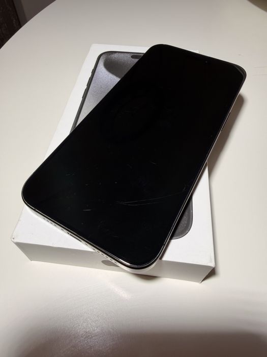 iPhone 15 Pro Max – Black Titanium | cutie completa