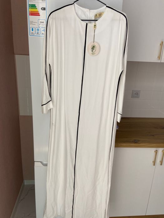 Продам новое платье