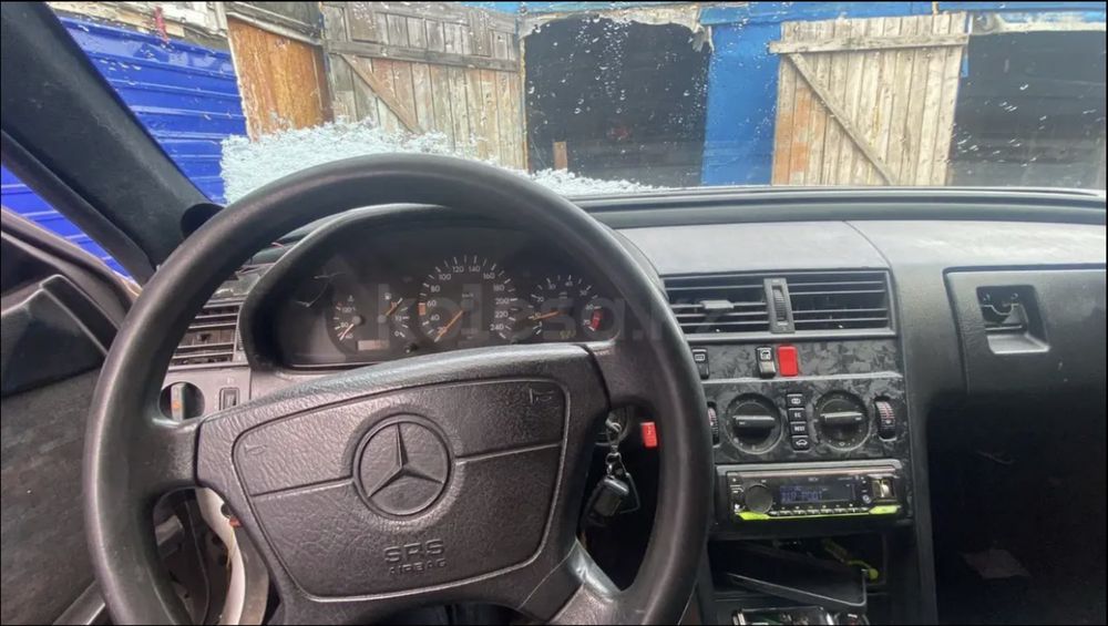 Мерседес c180 w202