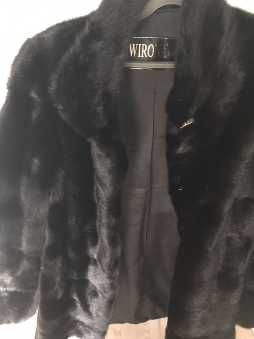 Шуба норковая, черная.