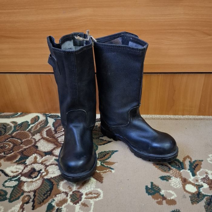 Кирзовые сапоги .