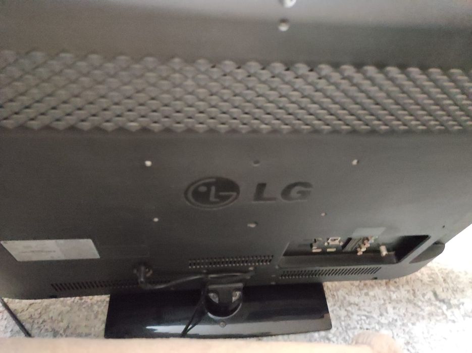 Продам телевизор  Led TV  LG 32LM 340 3 D .