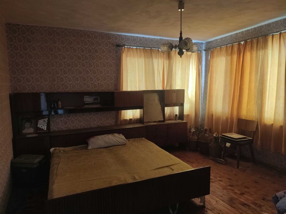 Продава се Къща в Търговище, Вилна зона - 200 кв.м за 686 €/кв.м - Снимка #17