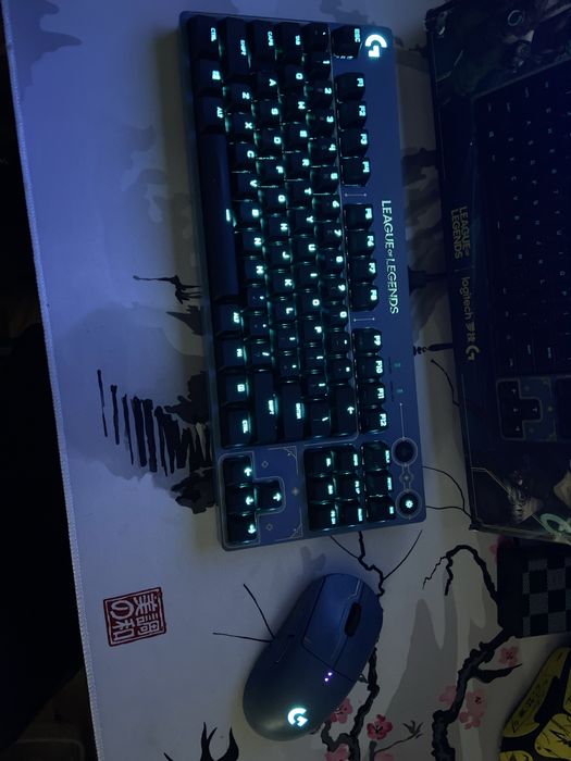 Logitech G PRO Wireless и игровая клава Logitech
