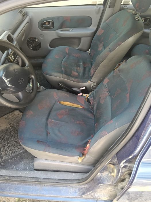 Vând Renault Clio