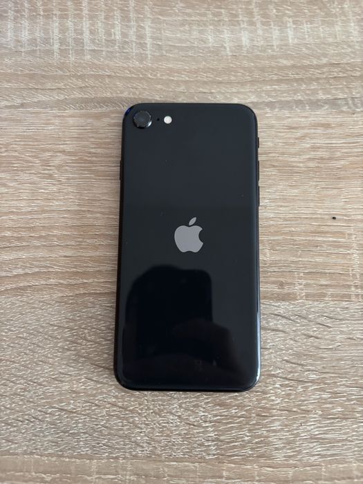 Iphone se 2020 като нов