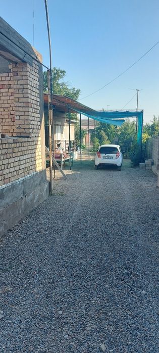 Узимни уйимни сотаман  Лайлак махалла Жданов 72000&