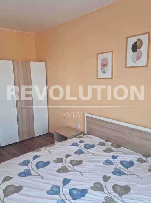 Луксозен тристаен апартамент в района на Колхозен пазар