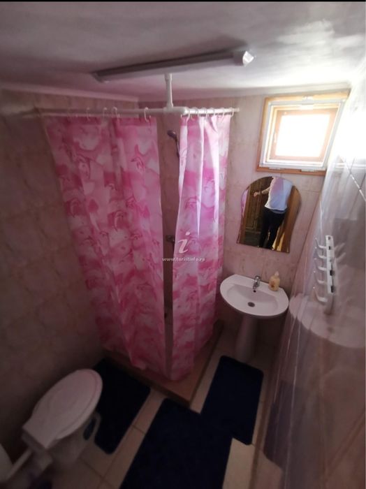 Inchiriez 8 casute din lemn pe partea cu marea in Mamaia Nord
