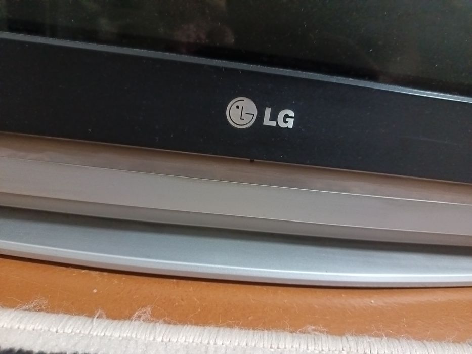 Продам телевизор LG