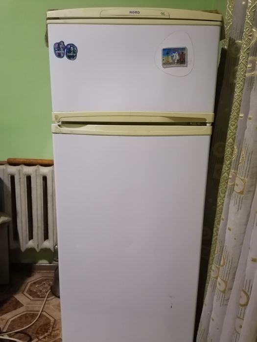 Холодильник сотилади