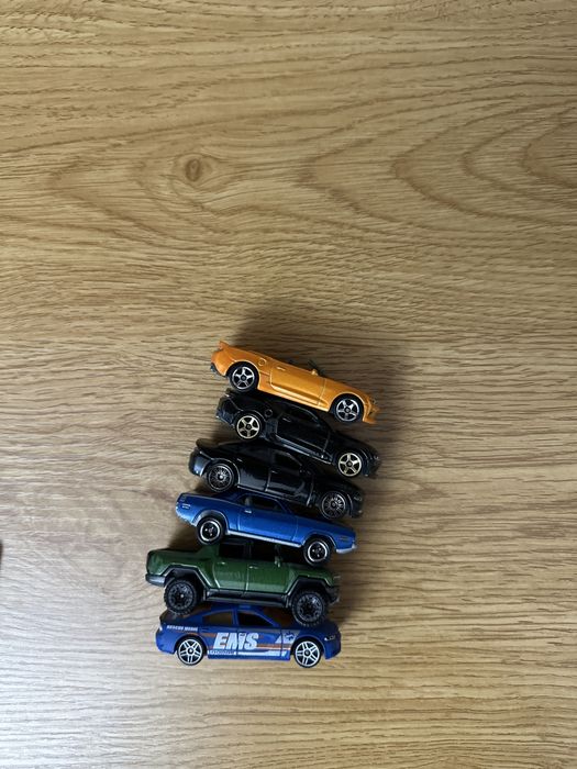 Продажа машинки 1:64