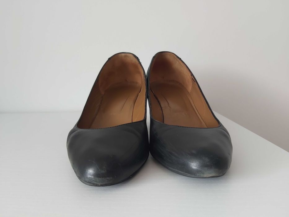 Елегантни черни обувки от естествена кожа