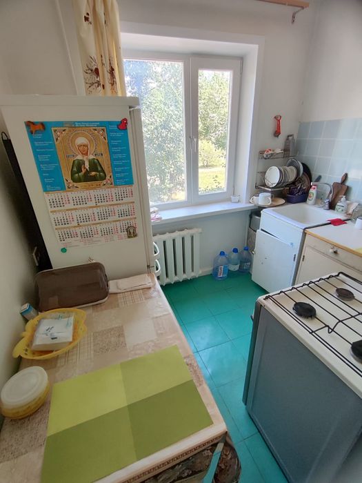Продам 2 х комн. 2-27,  2 этаж.