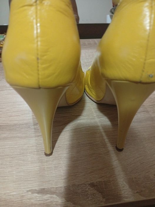 Pantofi piele purtati