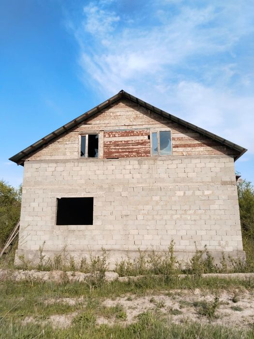 Жеке үй сатылады