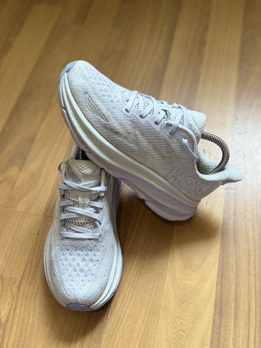 Hoka Clifton 10.