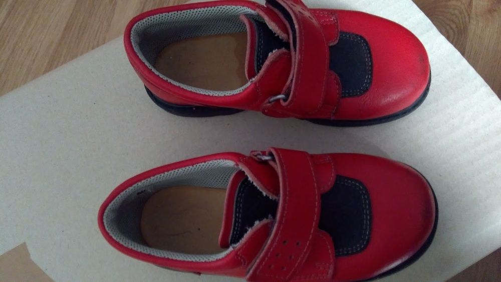 Pantofi din piele naturala, rosii, nr. 27, UTILIZATI