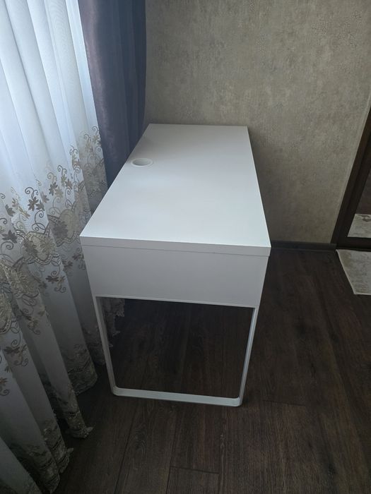 Birou alb modern