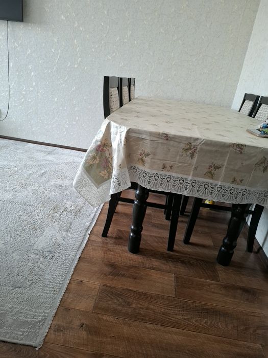 Стол  и  6 стульев