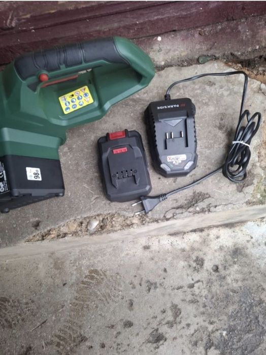 Drujba/ ferastrau cu acumulator 20V 2Ah si incarcator PARKSIDE
