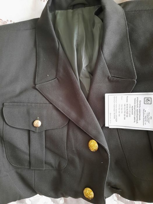 Продается бушлат, берцы