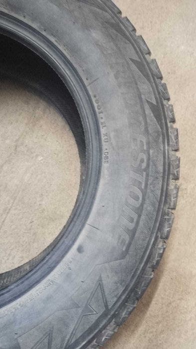 Продам шины R18 липучка зимние