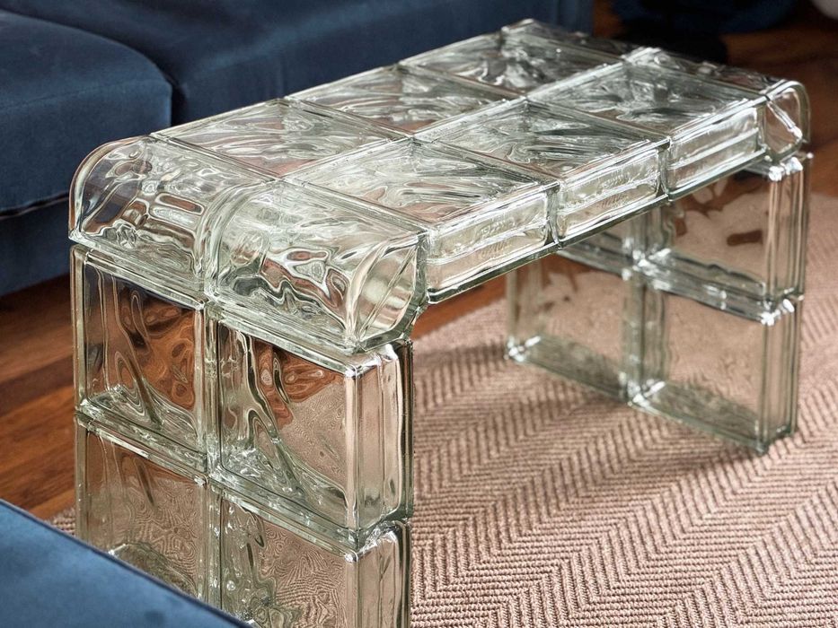 Ръчно изработена маса от стъклени тухли (glass blocks) – дизайнерска мебел