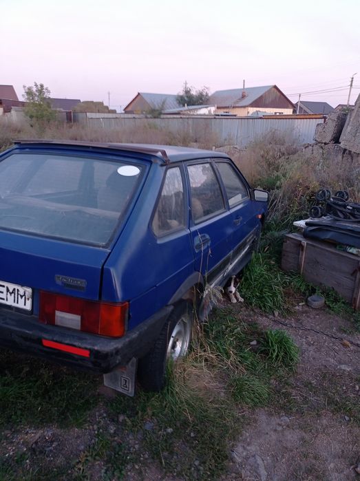 продам машину ВАЗ 21093