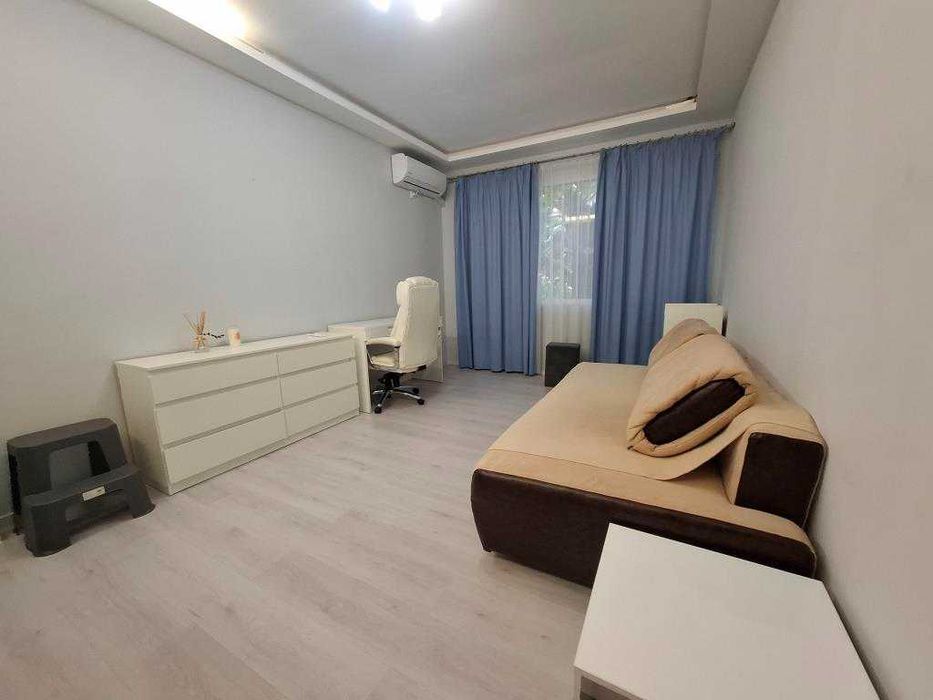 Дава се под наем Тристаен апартамент в Варна, Автогара - 90 кв.м за 747.66 € - Снимка #9