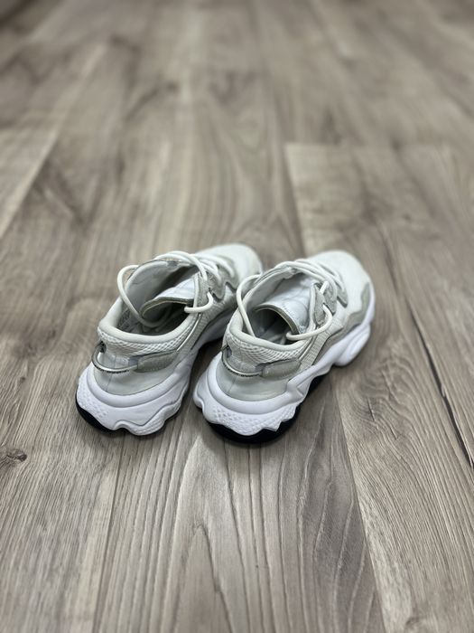 Adidas Ozweego albi