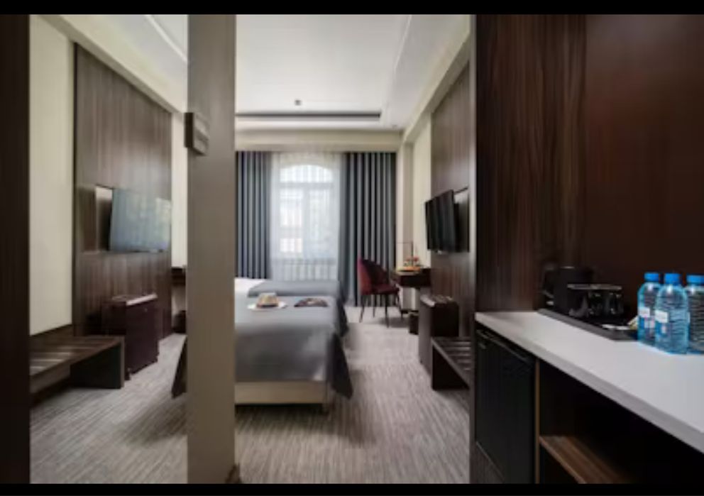 Продаётся гостиница 4 звезды 60+ номеров Ракат 4000м2