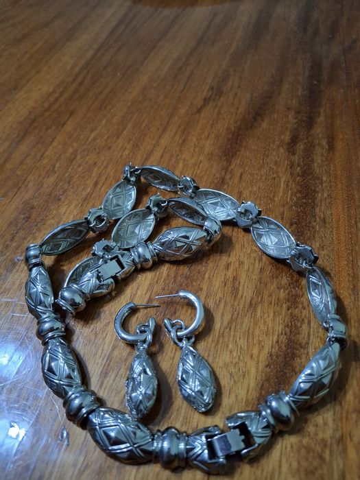 Продам срочно 2 набора