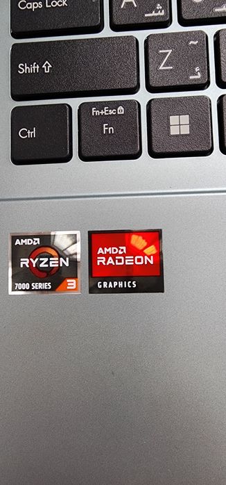 Asus vivobook  1 oy ishlatilgan holati yangi zõr