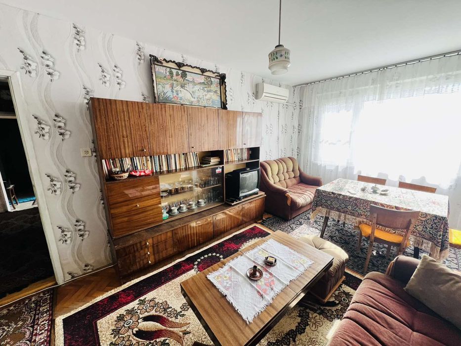 Продава се Двустаен апартамент в Кюстендил, Център - 68 кв.м за 578 €/кв.м - Снимка #2