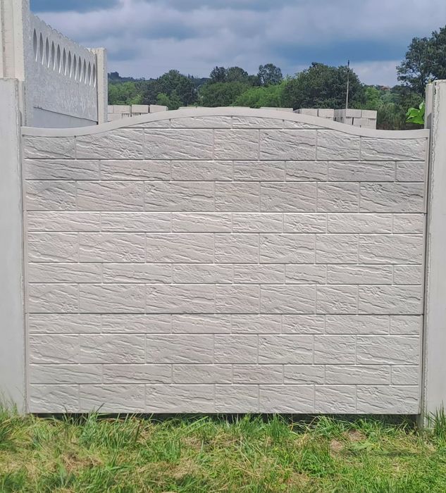 Clete Gard / Garduri, Placi de Gard si Stalpi din Beton Armat