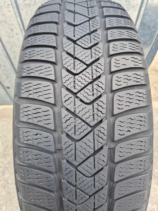 1 Anvelopa de IARNA - 205/60/17 93H - Pirelli Sottozero * OEM BMW - Stare BUNA - DOT 2015 !