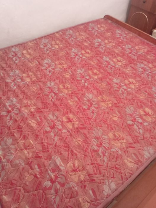 Продается двух спальни диван