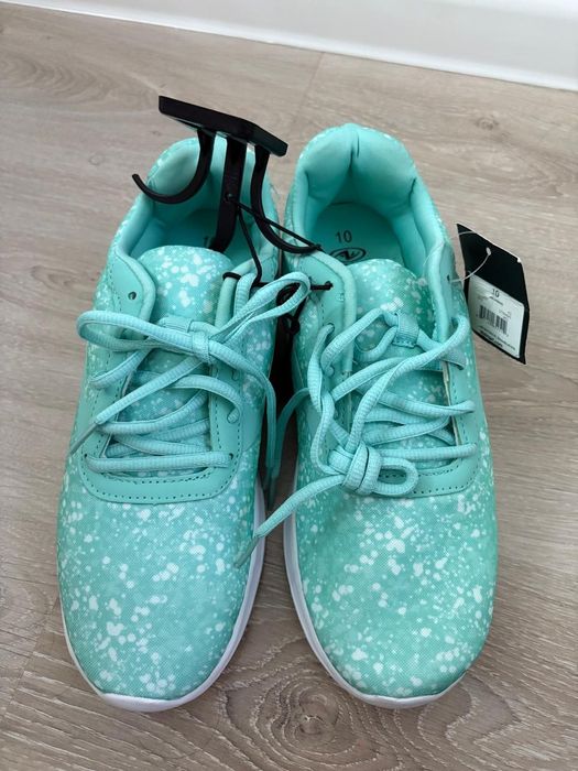 Кроссы мужская новая