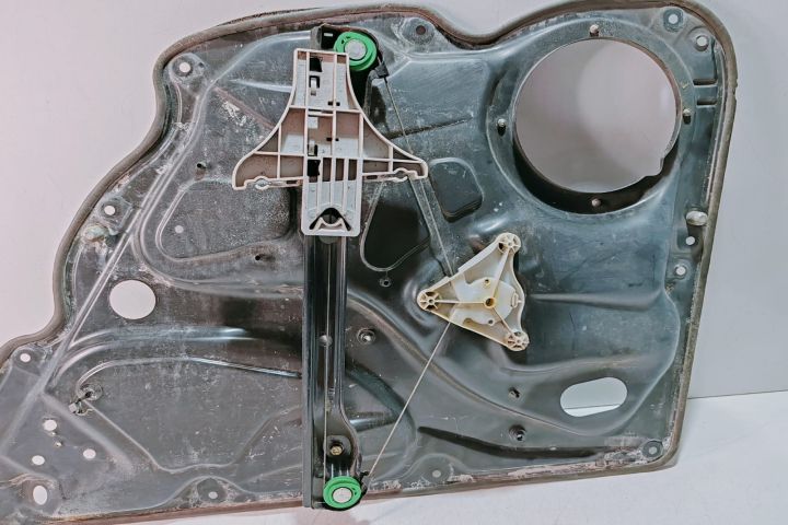 Macara geam  stanga spate  3C4839755H Volkswagen VW Passat B6