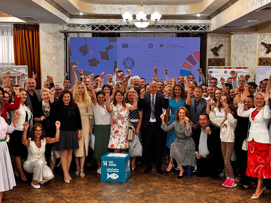 Ecran Led p3 ,Scena,Sonorizare,Schela de Lumini,Conferinta,Workshop,