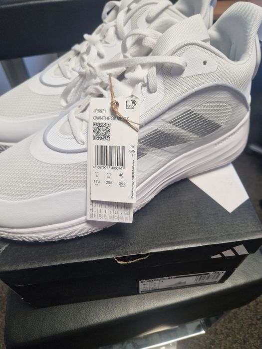 Vand lot de 10 buc,gheata Adidas, noi cu eticheta nr 46