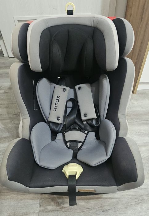 Столче за кола Chipolino 4Max от 0 до 36 кг.