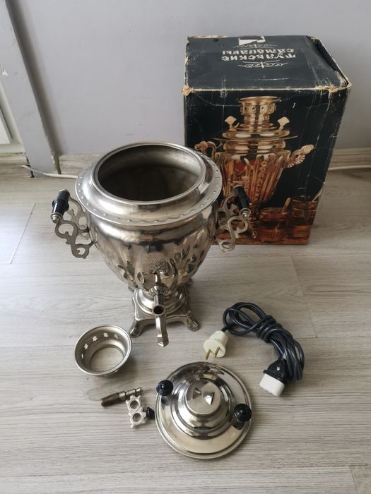 Руски самувар нов