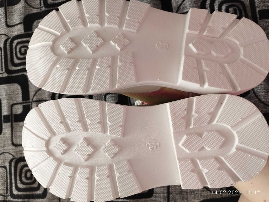 Новые детские ботинки на 30 размер