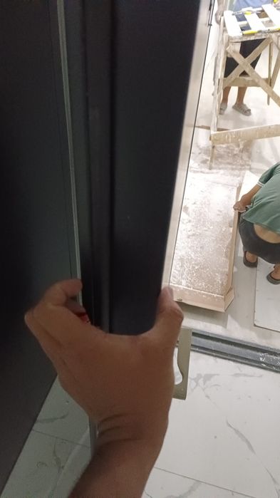 Темир эшик сотилади.